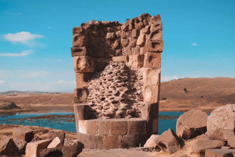 por-qu-son-notables-las-chullpas-de-sillustani