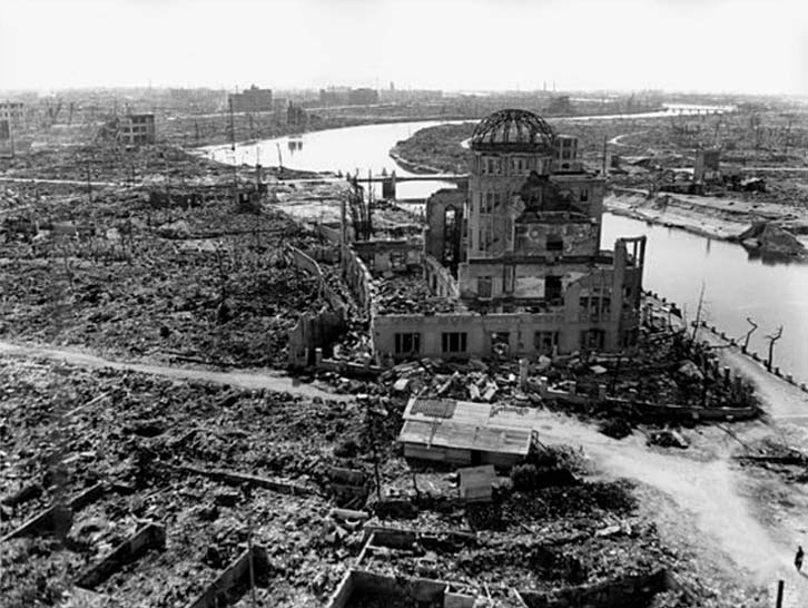 HIROSHIMA ARRASADA POR LA PRIMERA BOMBA ATÓMICA