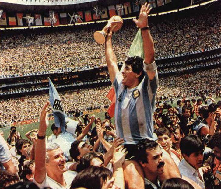 MARADONA FALLECE A LOS 60 AÑOS Y EL FÚTBOL DE LUTO