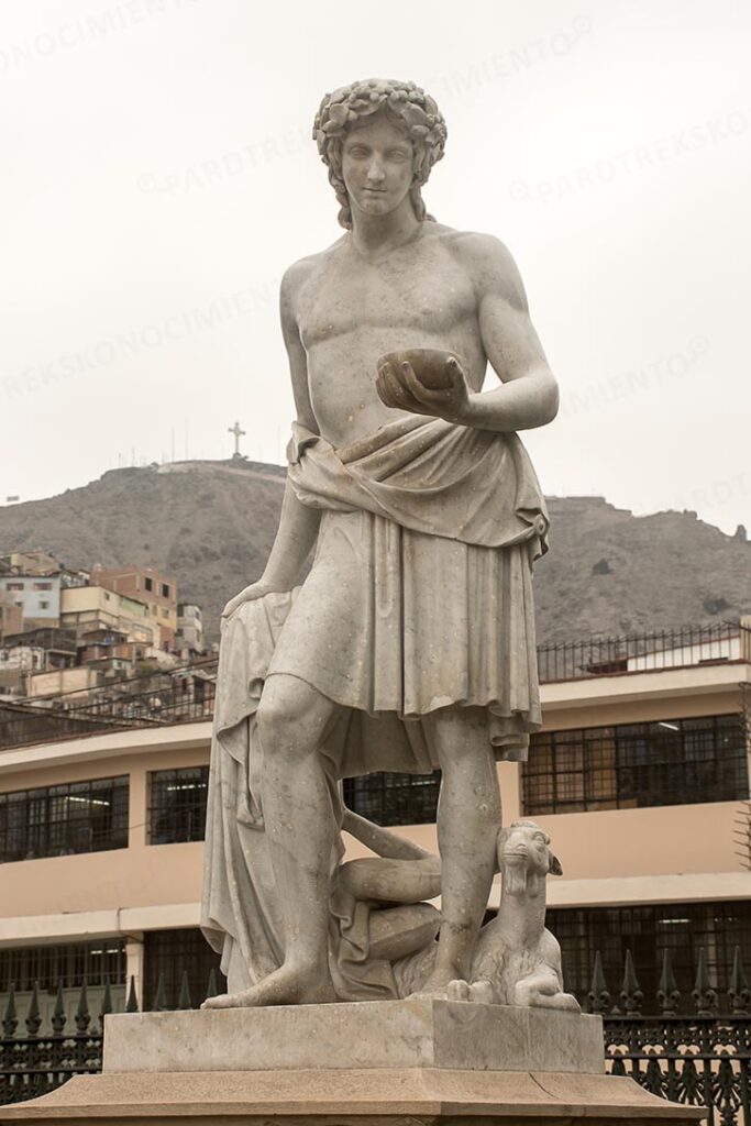 ESCULTURA DE “CAPRICORNIO” - ALAMEDA DE LOS DESCALZOS