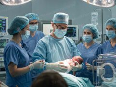 PRIMER MINUTO DE VIDA: DESDE LA PIEL DEL BEBÉ