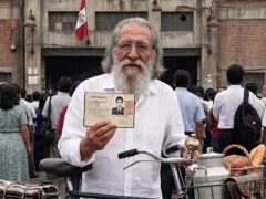 CÉSAR CON LICENCIA PARA PEDALEAR